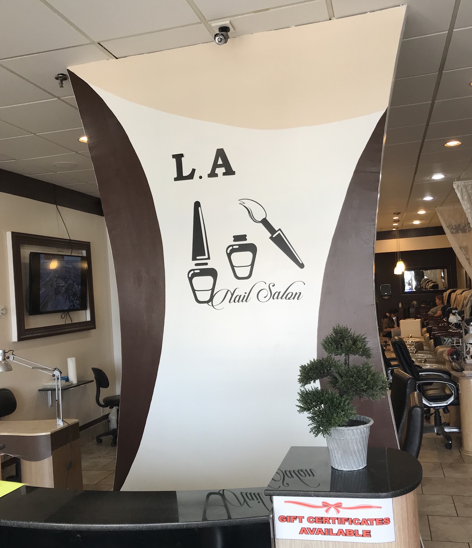 LA Nails nail photo 8
